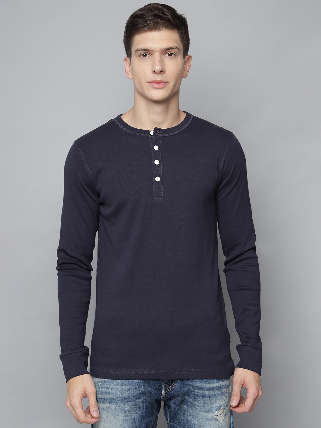 Lindbergh Men Navy Blue Solid Round Neck TShirt