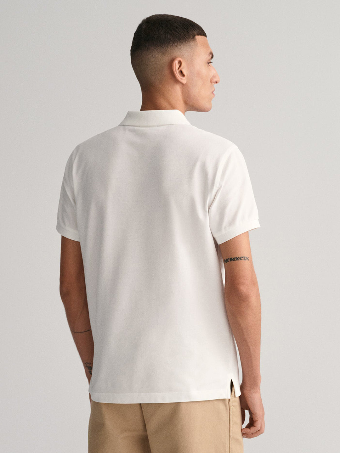 Gant Men White Solid Polo Collar Short Sleeves Tshirt