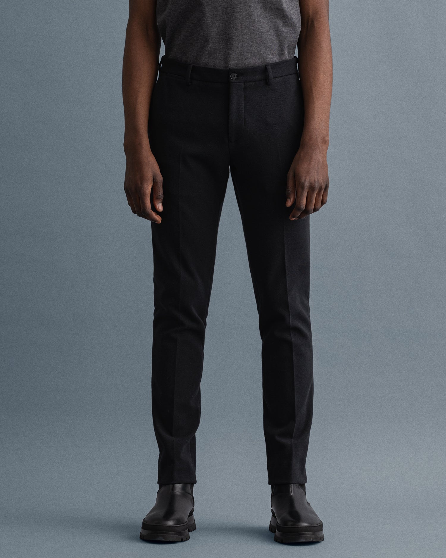 Gant Men Black Solid Regular Fit Trouser
