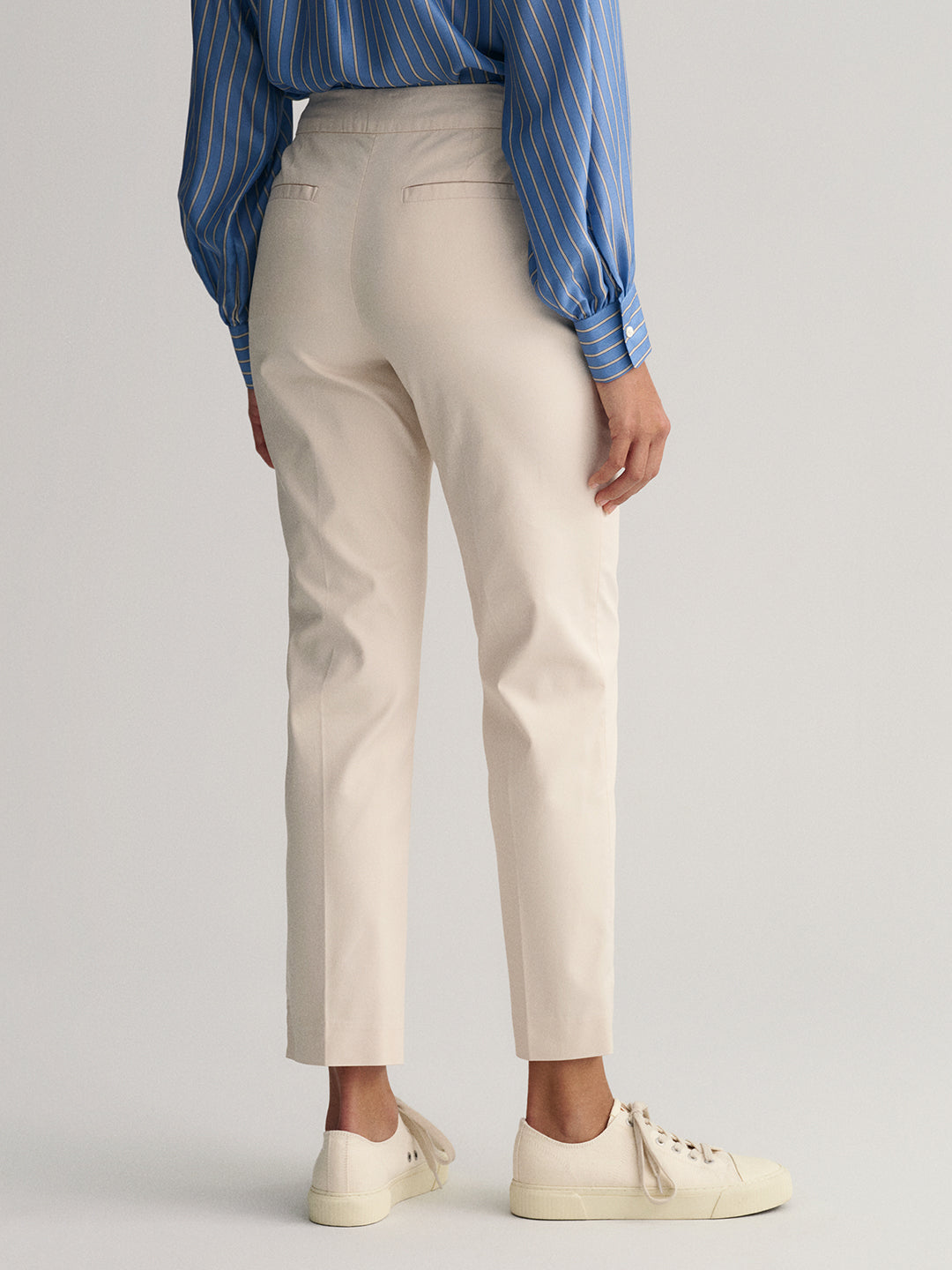 Gant Women Off White Solid Slim Fit Trouser