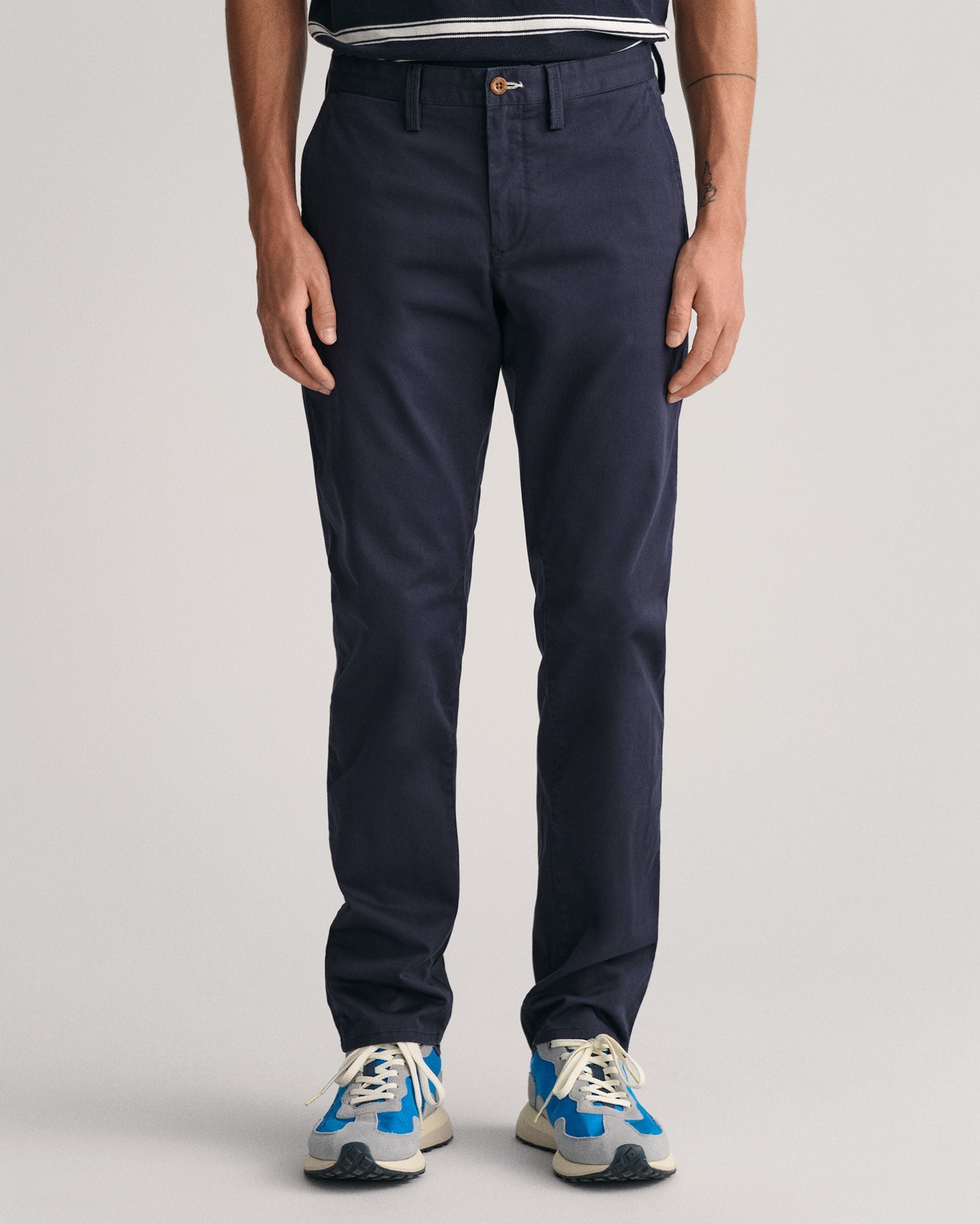 Gant Women Green Solid Relaxed Fit Trouser main image 1