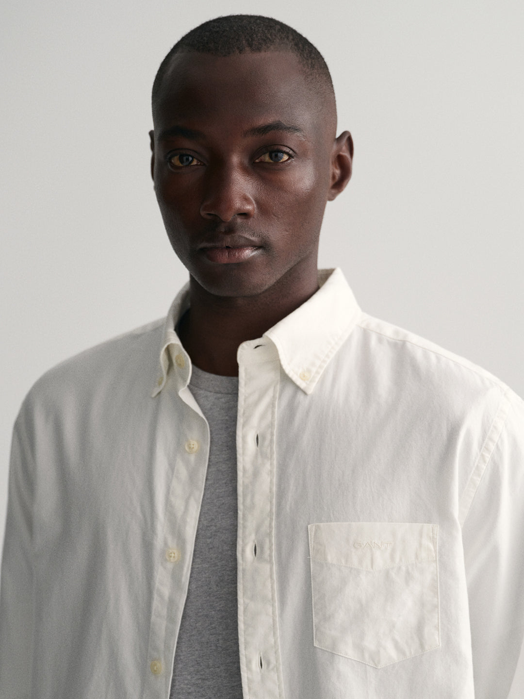 Gant Men Off White Solid Button-Down Collar Full Sleeves Shirt