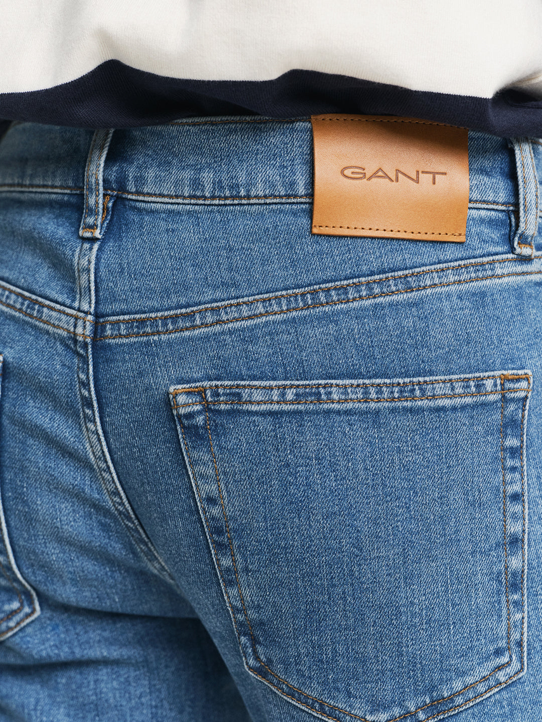Gant Men Blue Slim Fit Solid Jeans