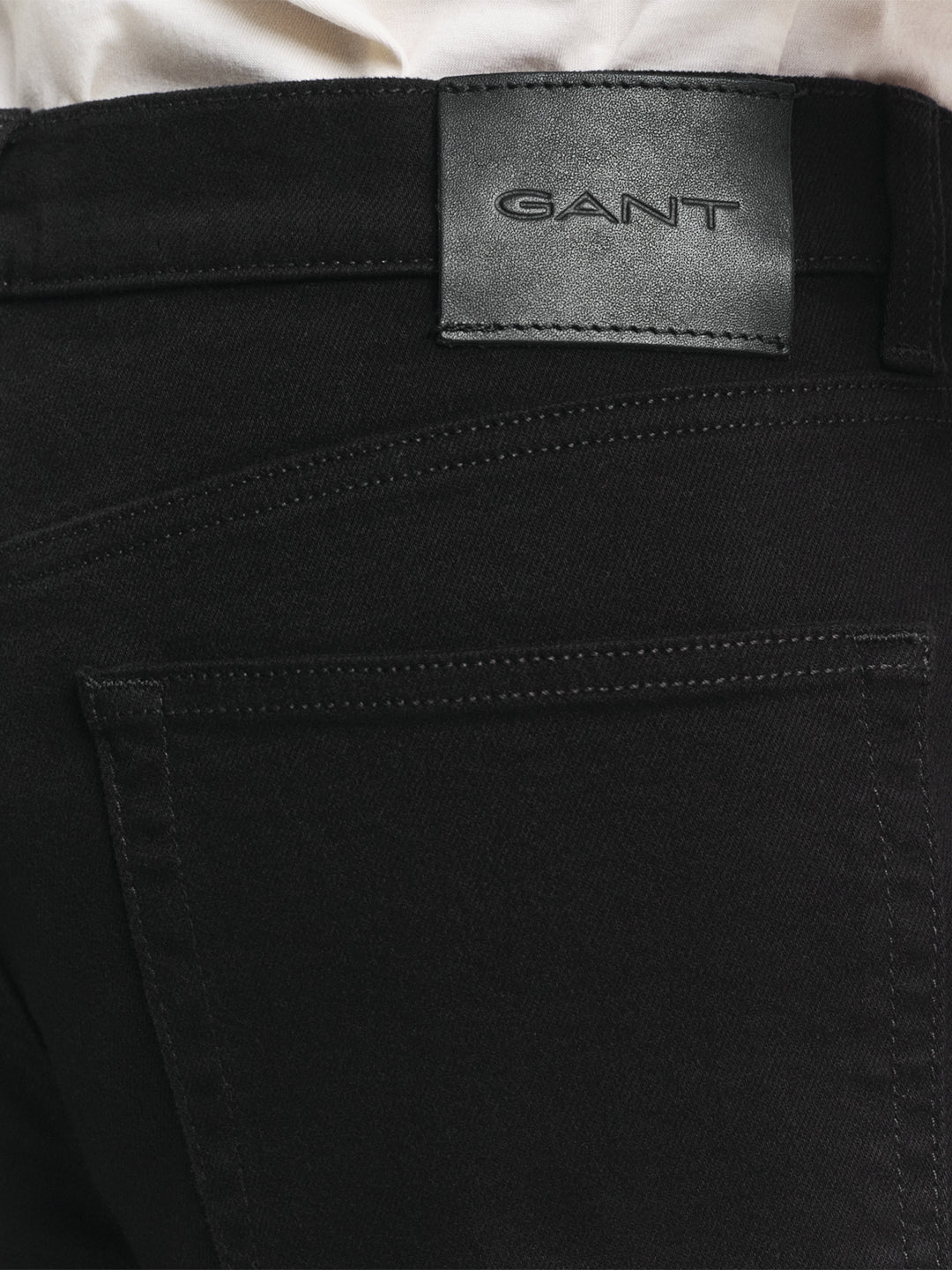 Gant Men Black Slim Fit Solid Jeans