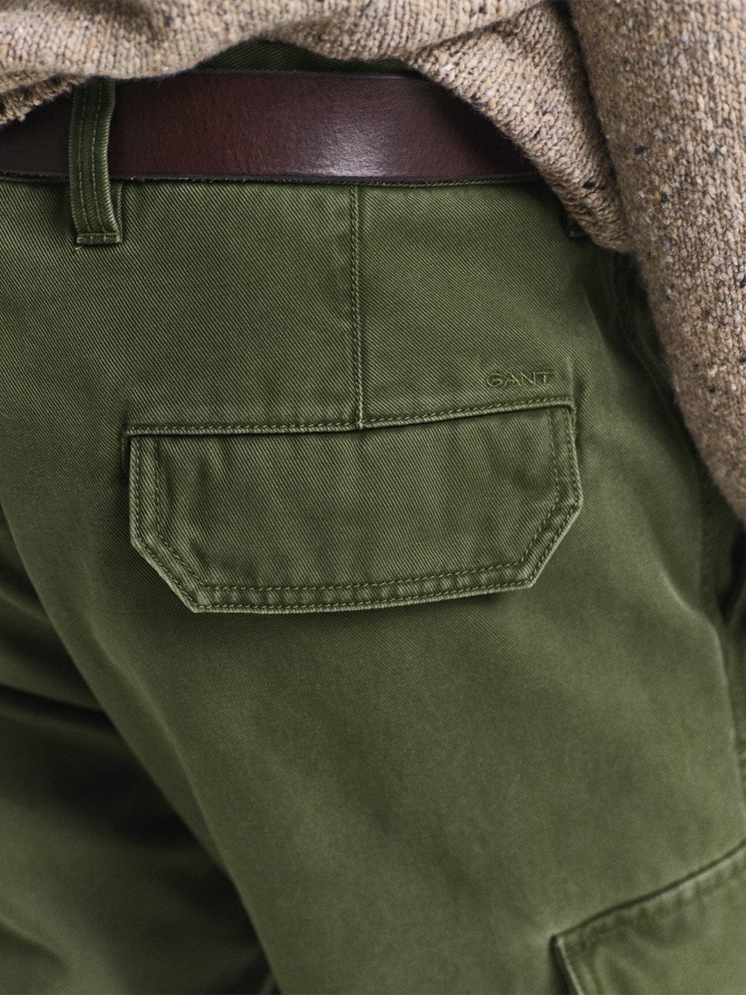 Gant Men Blue Regular Fit Solid Trouser