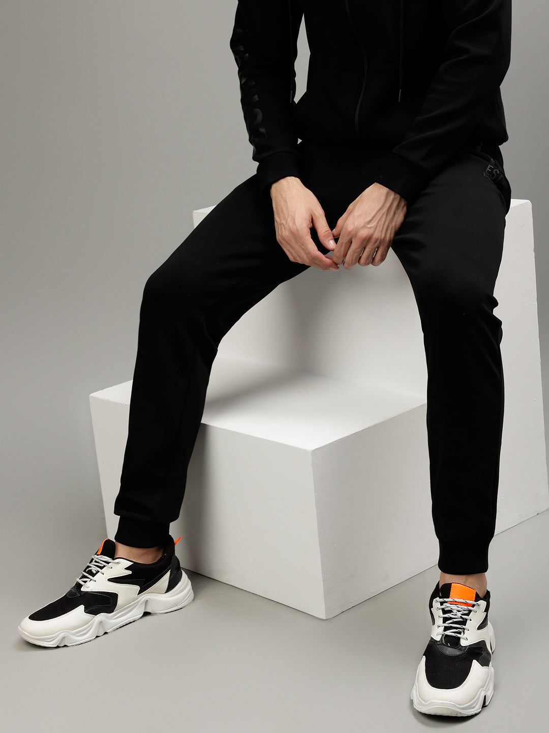 Iconic Men Black Solid Regular Fit Mid-Rise Track Pants