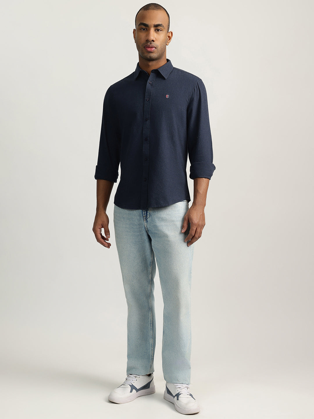 Iconic Men Navy Blue Solid Spread Collar Full Sleeves Shirt