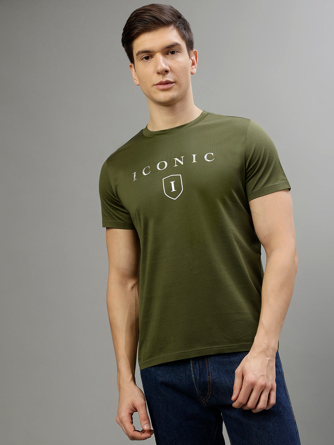Iconic Men Green Solid Round Neck Short Sleeves Tshirt