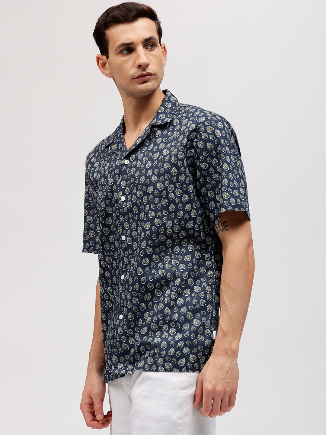 Lindbergh Men Blue Printed Resort Collar Short Sleeves Shirt