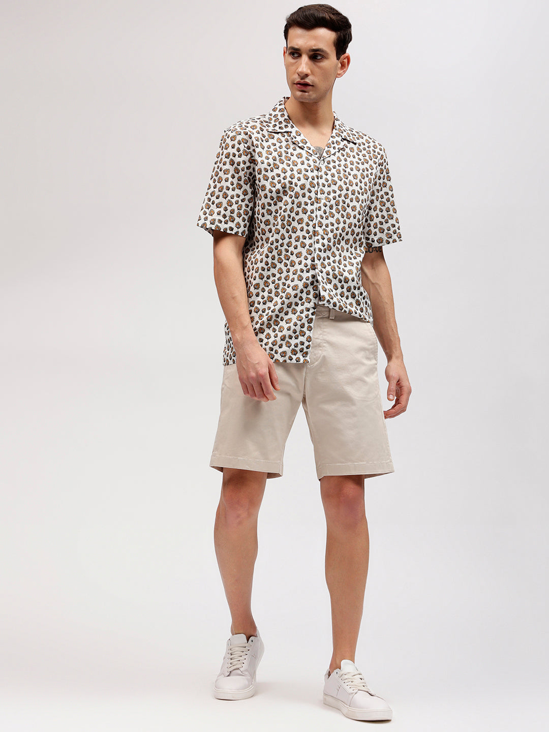 Lindbergh Men White Printed Resort Collar Short Sleeves Shirt