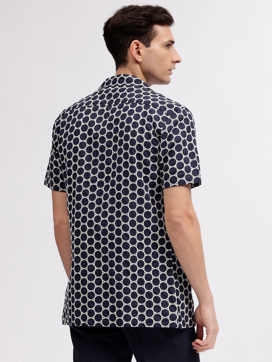 Lindbergh Men Blue Embroidered Resort Collar Short Sleeves Shirt