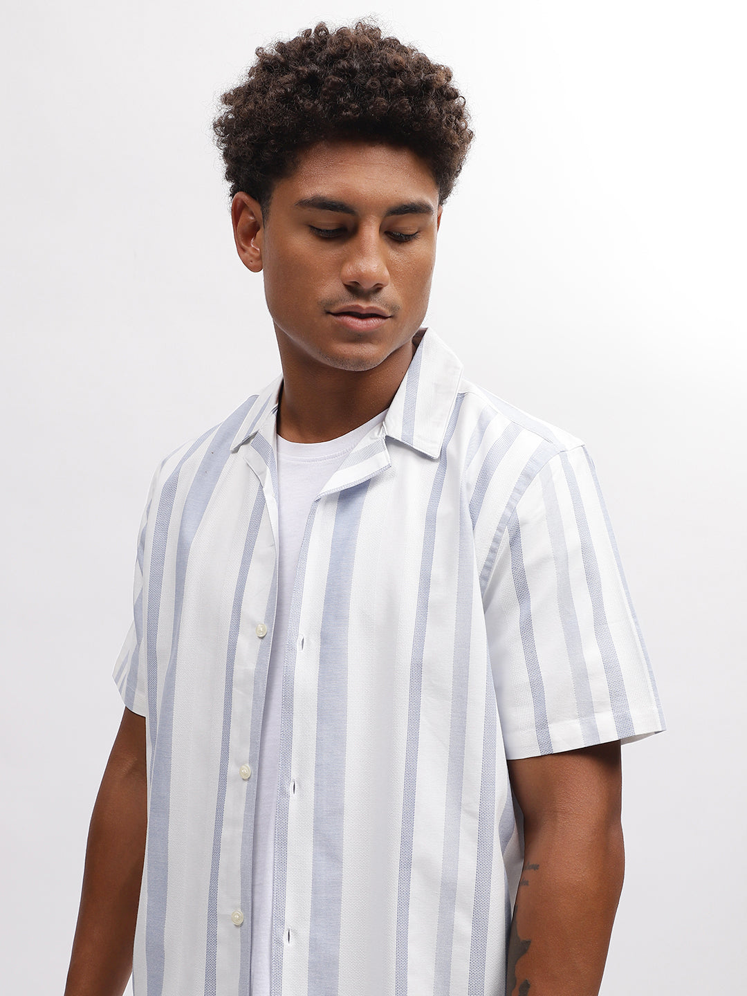 Lindbergh Men Blue Striped Resort Collar Short Sleeves Shirt