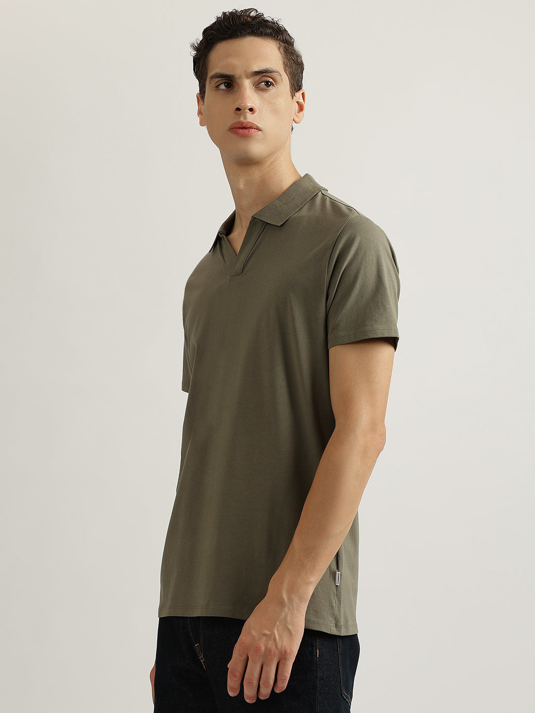 Lindbergh Men Olive Solid Collared Short Sleeves Polo Tshirt