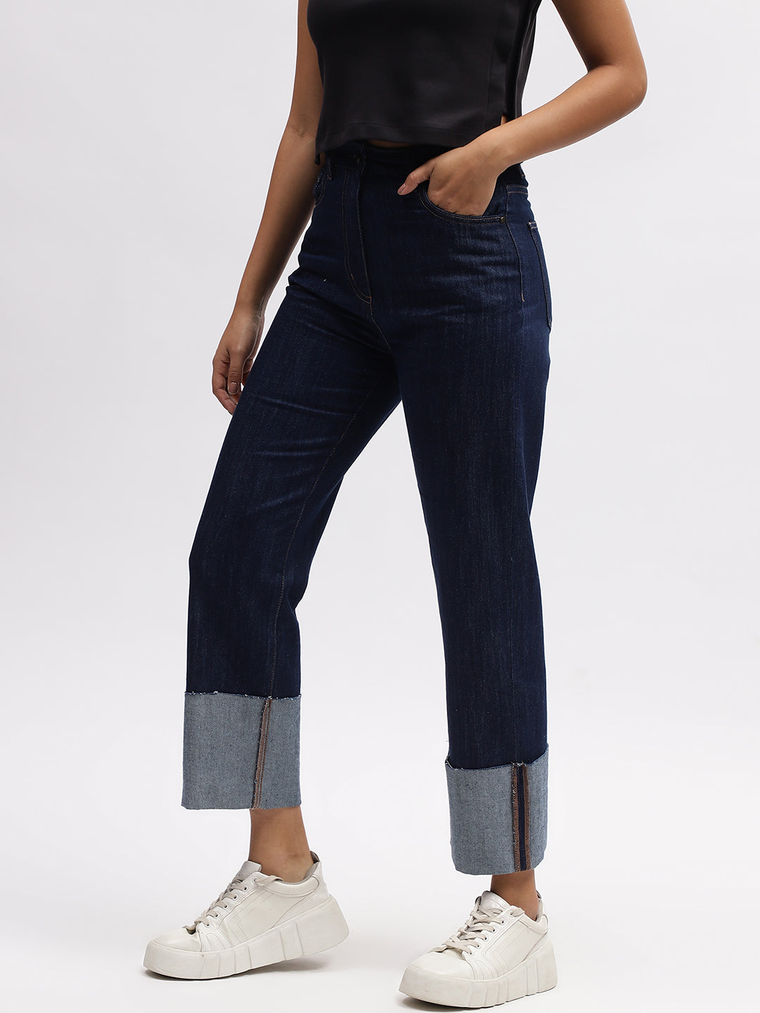 Elle Women Blue Solid Straight Fit Jeans