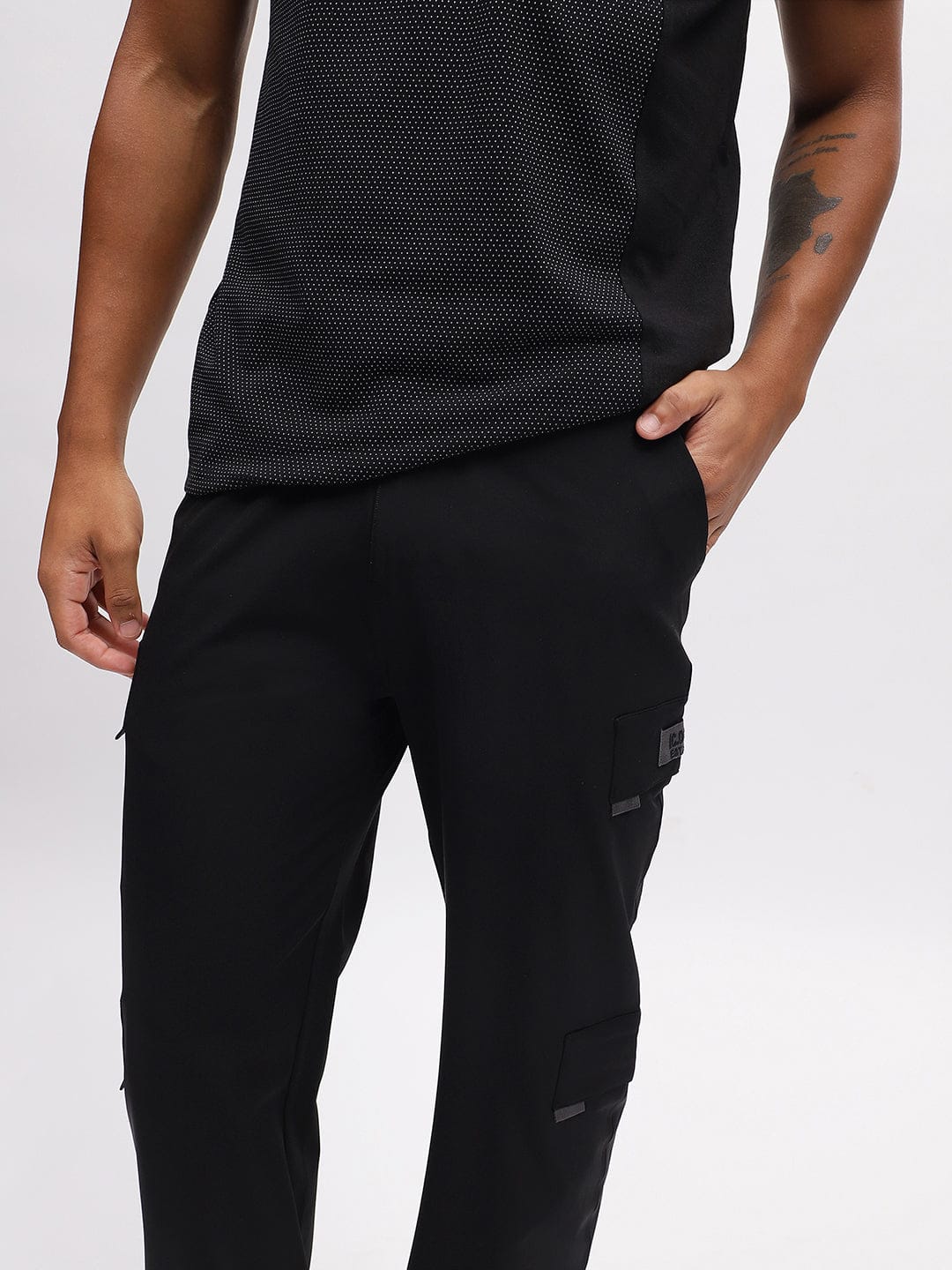 Iconic Men Black Cargo Fit Trouser