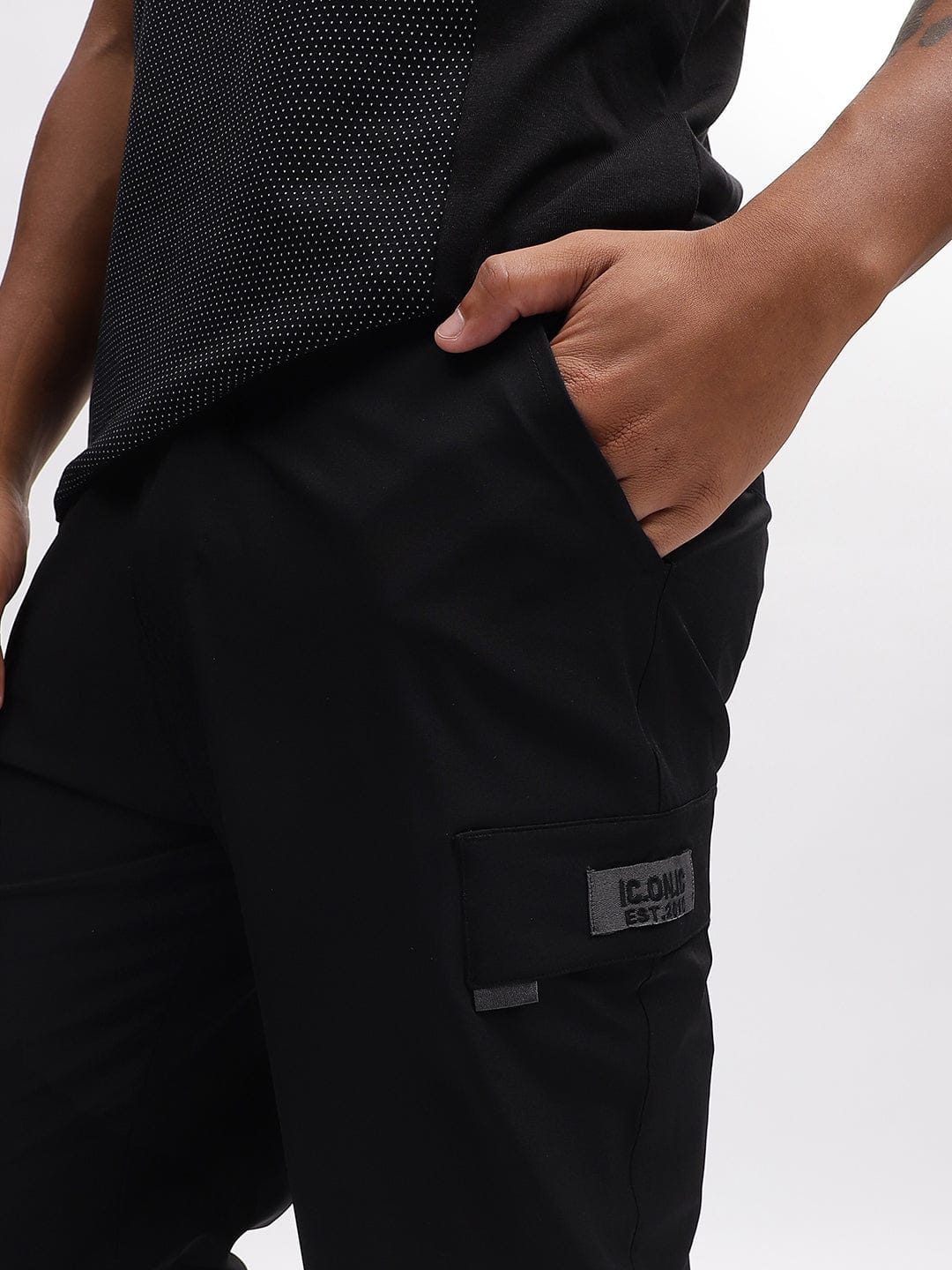 Iconic Men Black Cargo Fit Trouser