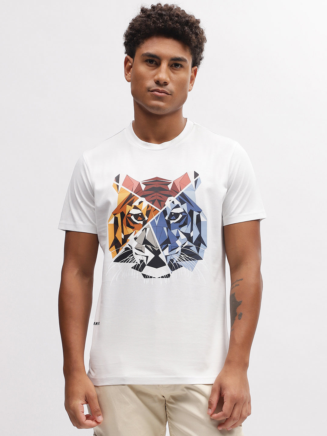 Iconic Men White Printed Round Neck Short Sleeves T-Shirt