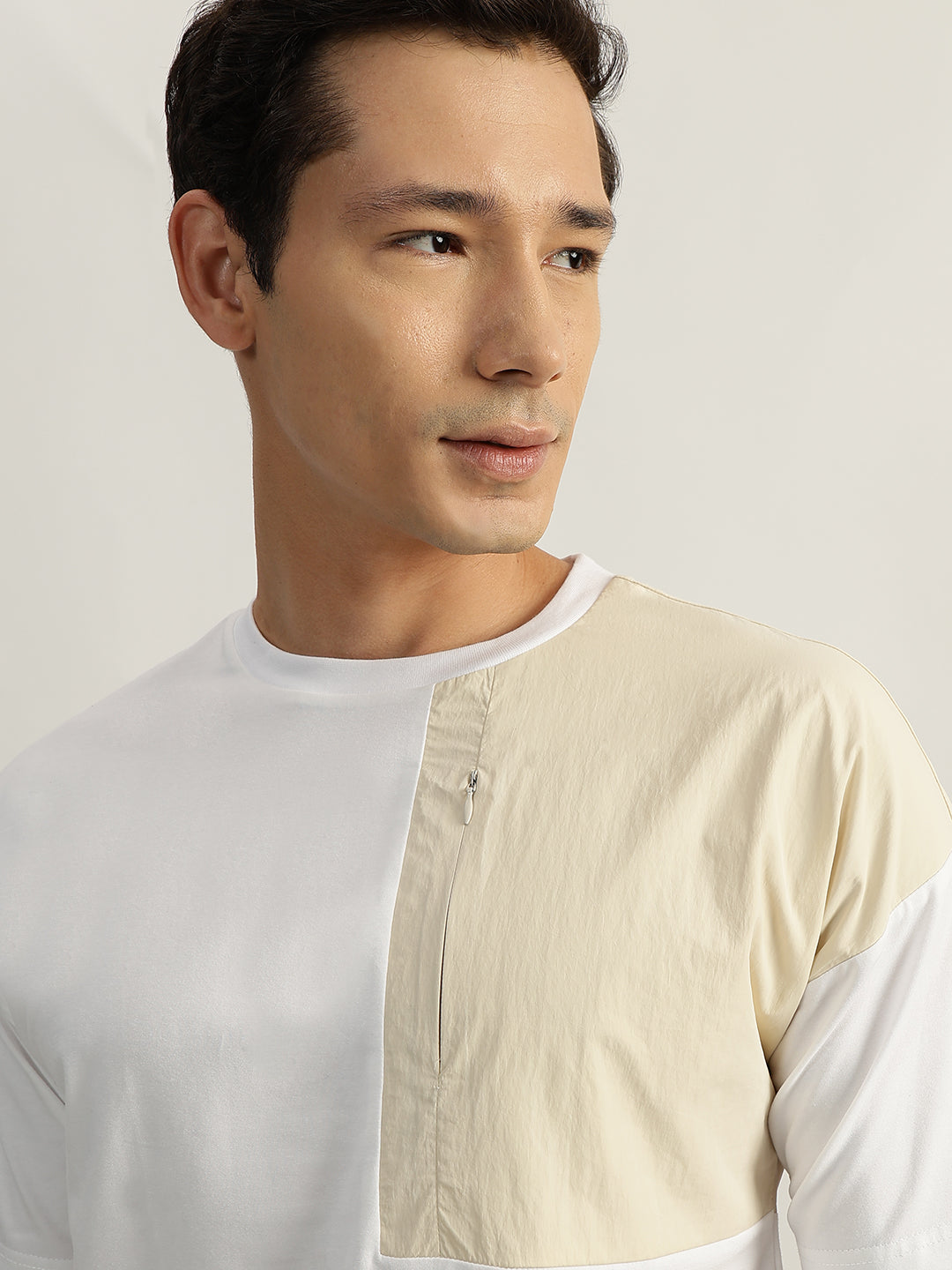 Iconic Men White Round Neck Tshirt