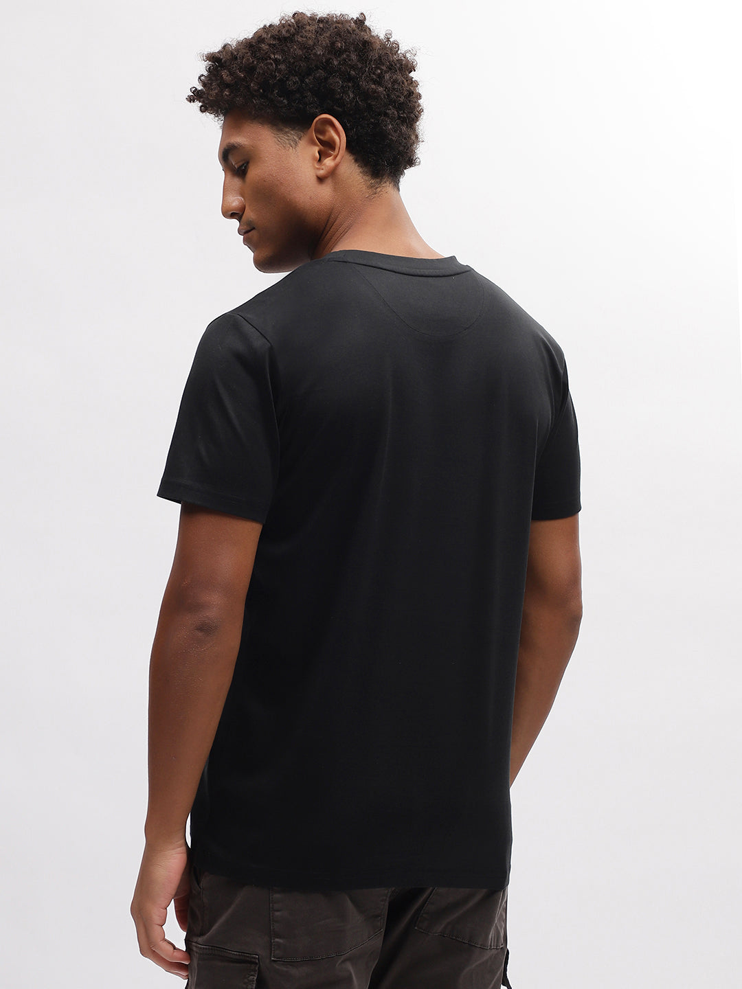 Iconic Men Black Solid Round Neck Short Sleeves T-Shirt