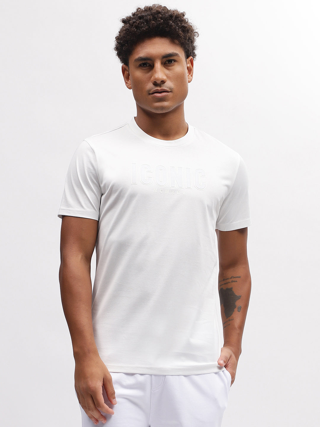 Iconic Men White Solid Round Neck Short Sleeves T-Shirt