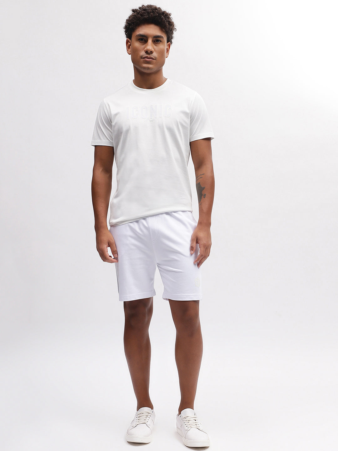 Iconic Men White Solid Round Neck Short Sleeves T-Shirt