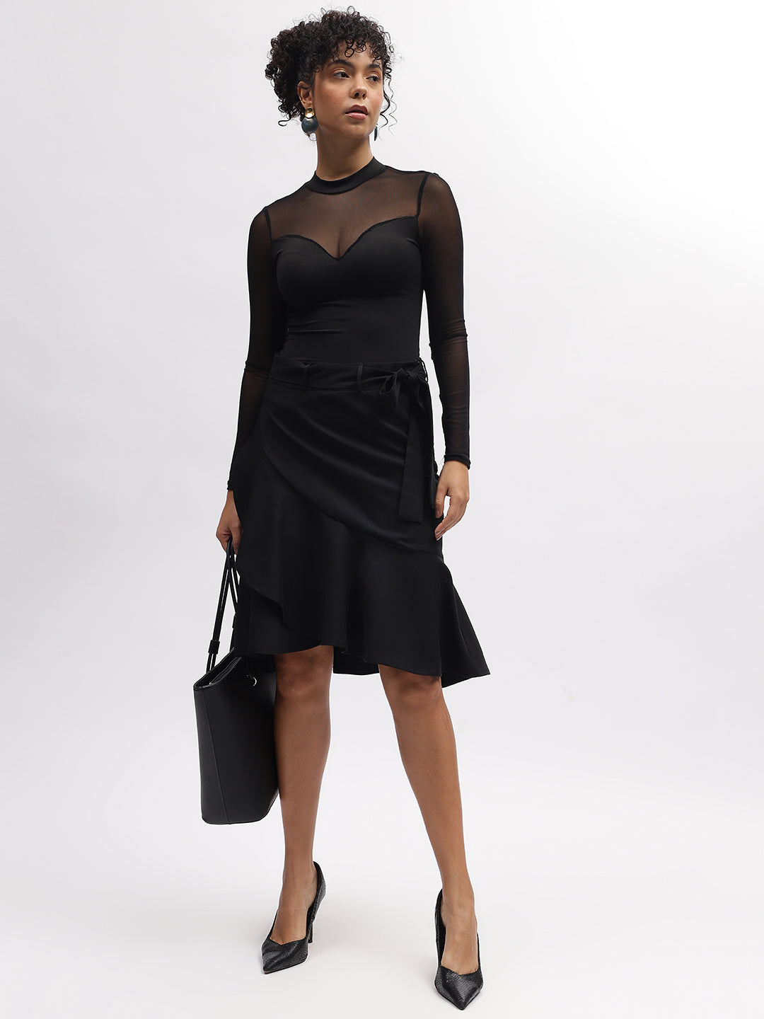 Iconic Women Black Solid Regular Fit Skirt