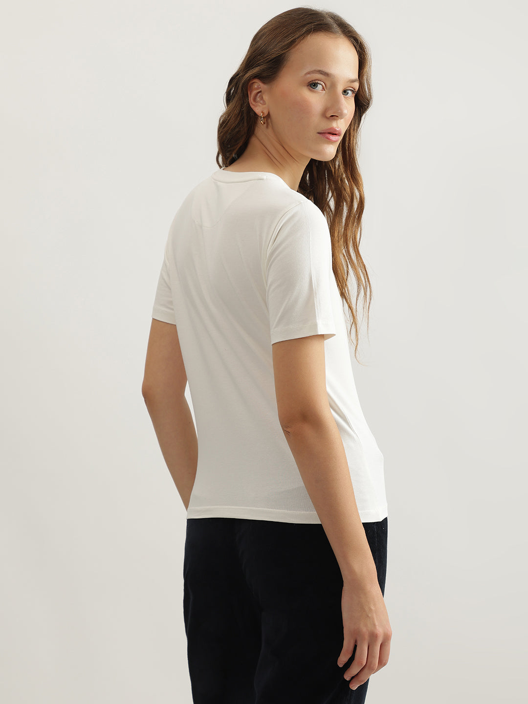 Elle Women White Solid Round Neck Short Sleeves Tshirt