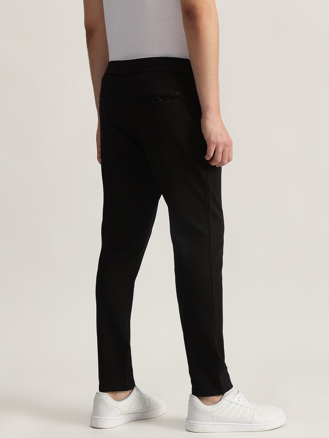 Iconic Men Black Regular Fit Solid Jogger