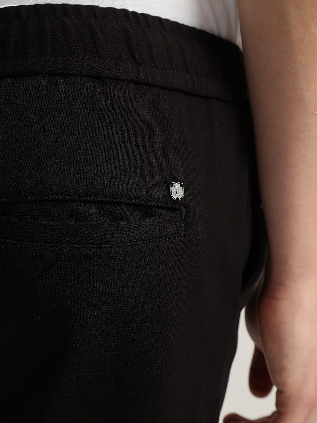 Iconic Men Black Regular Fit Solid Jogger