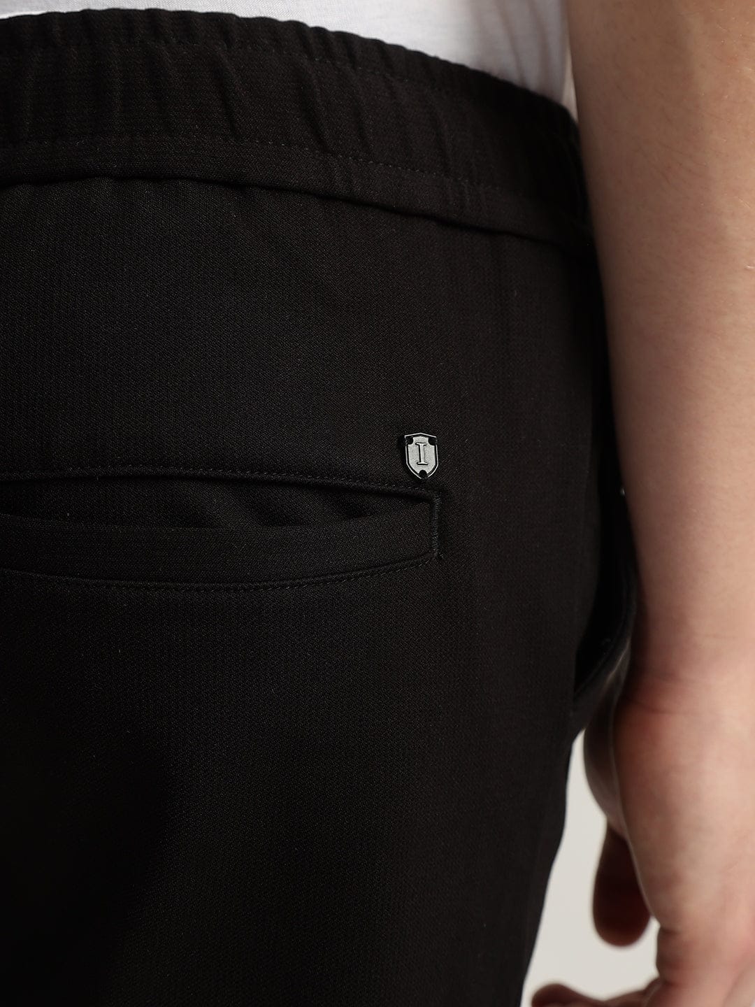 Iconic Men Black Regular Fit Solid Jogger