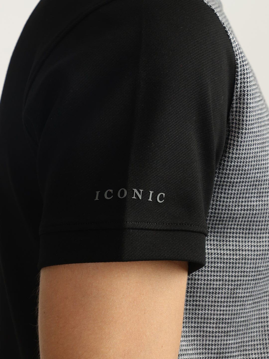 Iconic Men Black Jacquard Round Neck Tshirt