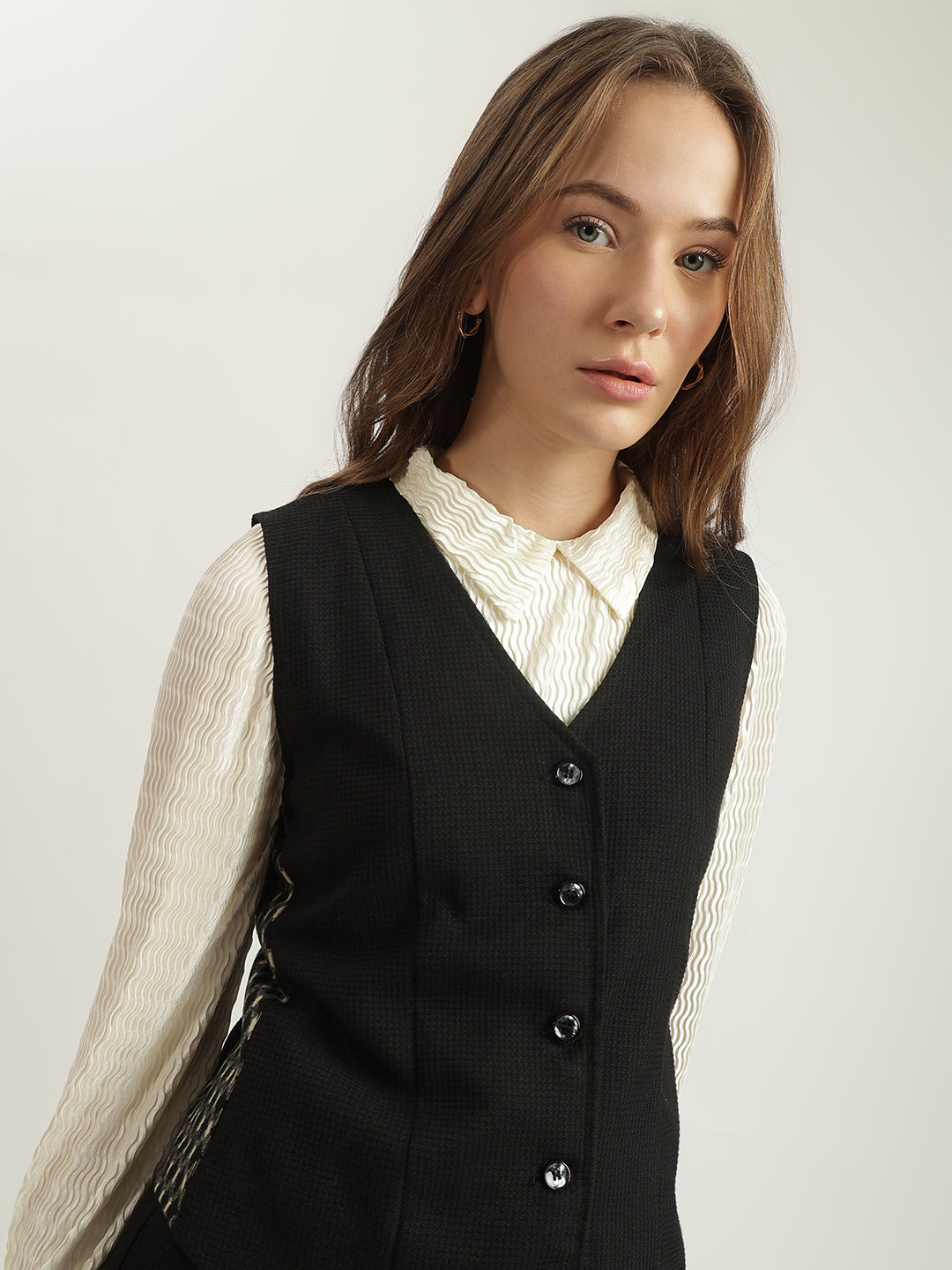 Iconic Women Black Solid V-Neck Sleeveless Waist Coat