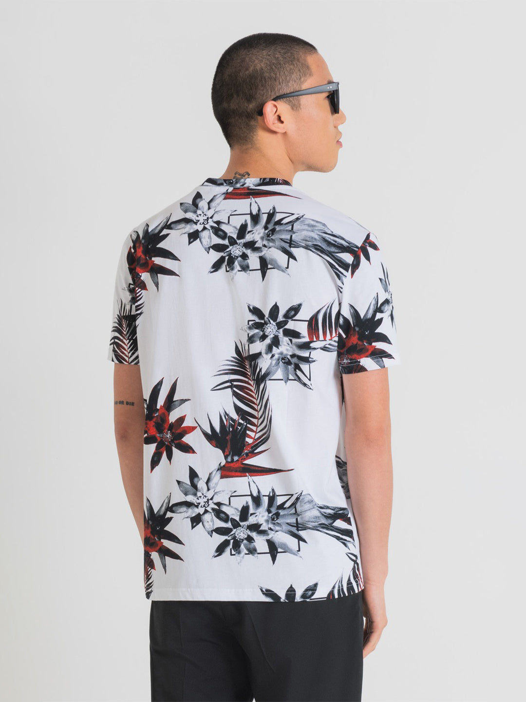 Antony Morato Men White Printed Round Neck Short Sleeves Tshirt