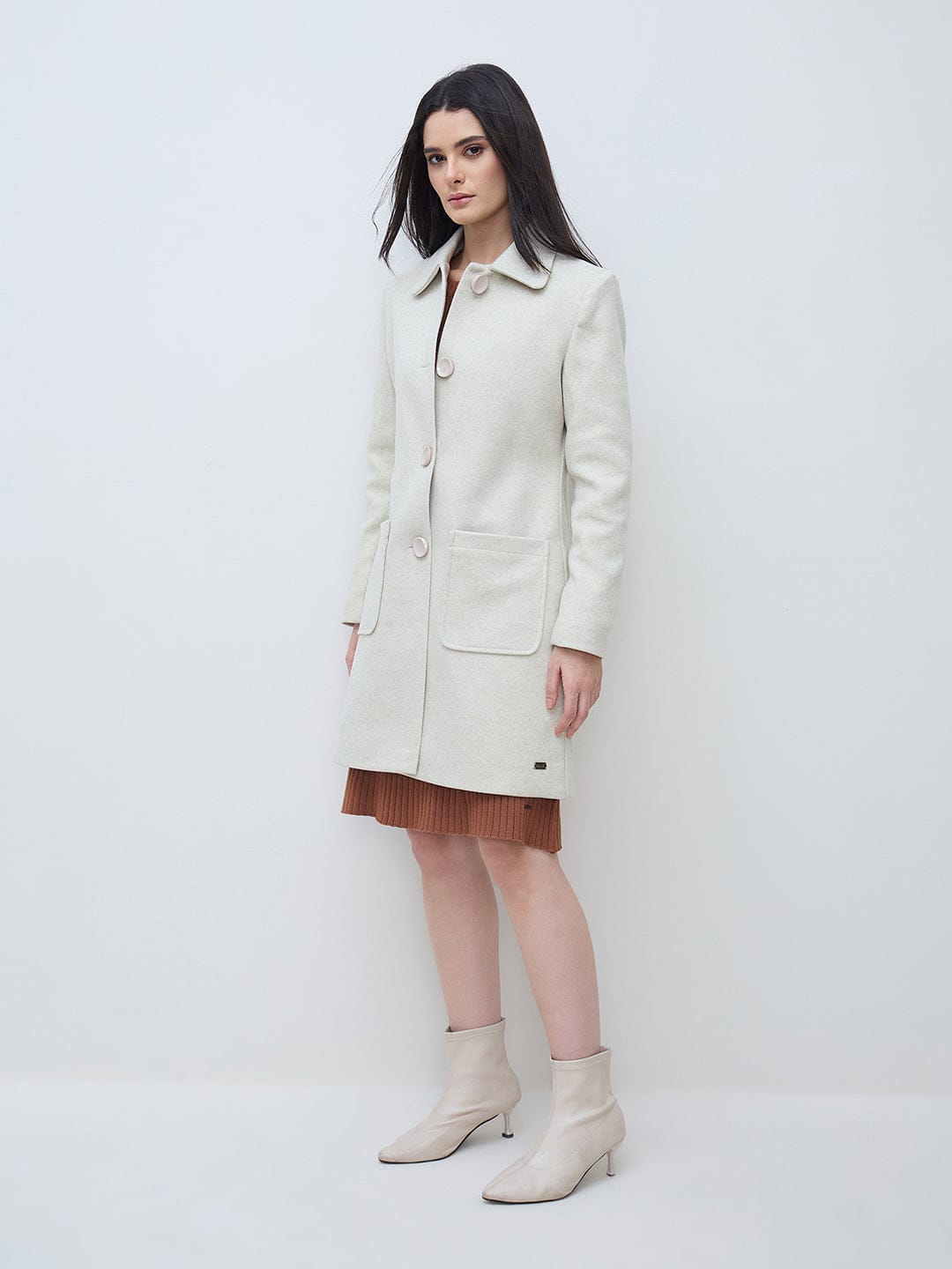 Elle Women Off White Solid Lapel Collar Overcoat
