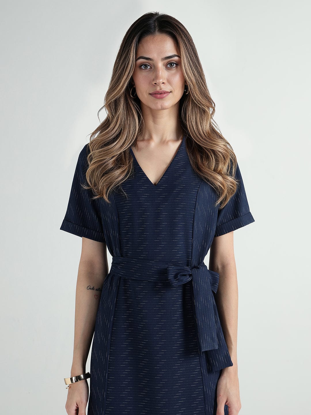 Elle Women Blue Solid V Neck Dress