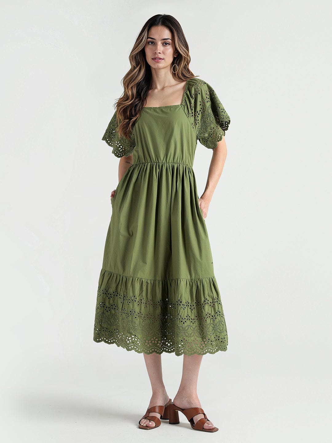 Elle Women Green Plain V Neck Dress
