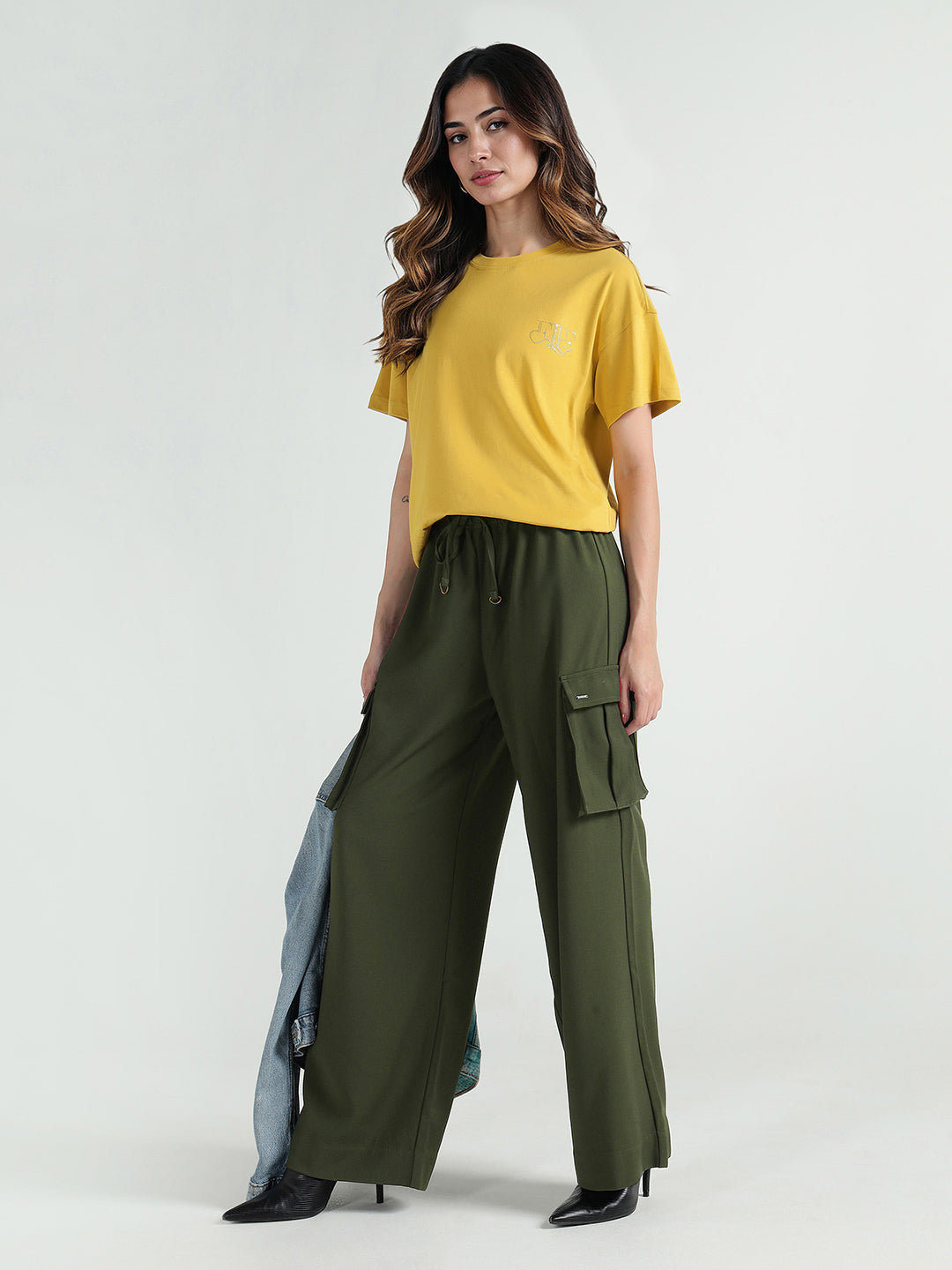 Elle Women Green Regular Fit Solid Trouser