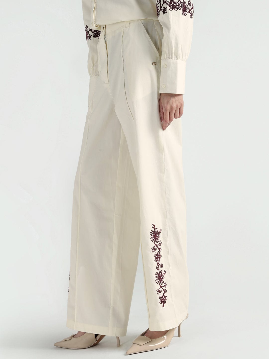 Elle Women Cream Fit And Flare Embroidered Trouser