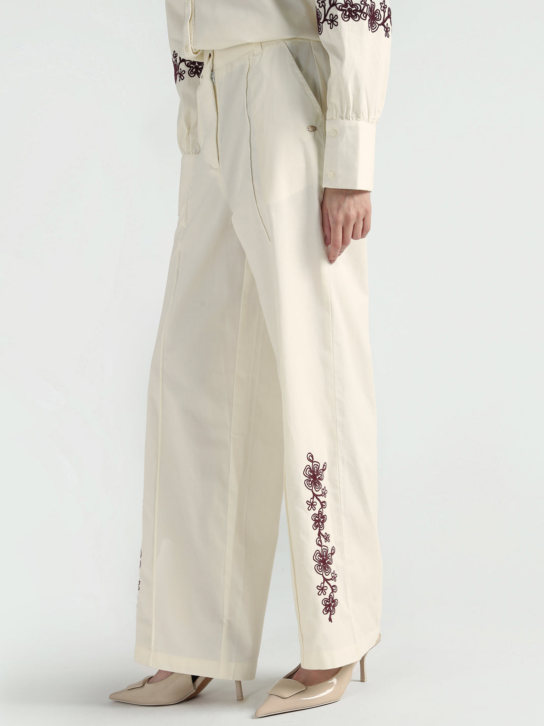 Elle Women Cream Fit And Flare Embroidered Trouser