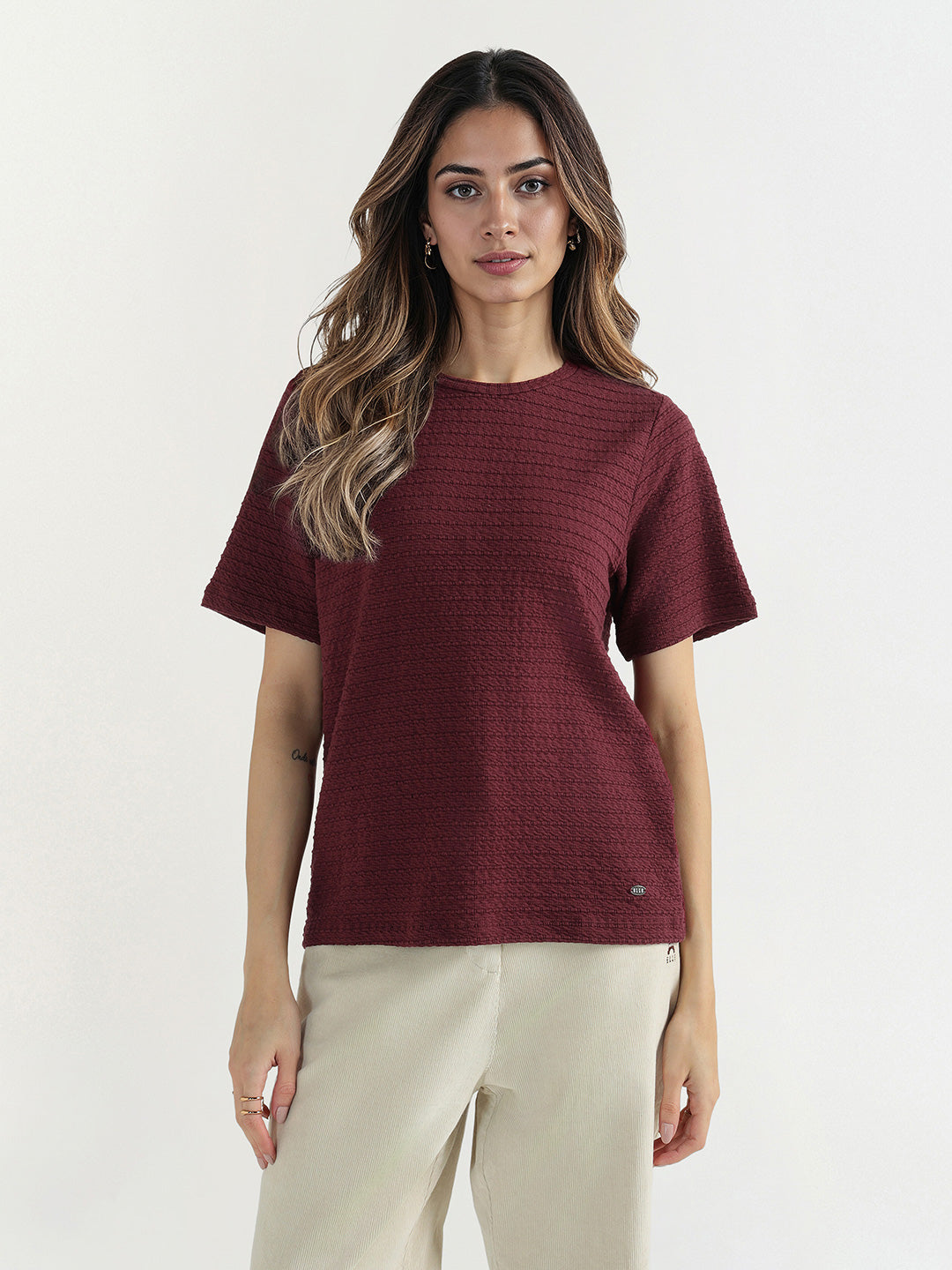 Elle Women Red Plain Crew Neck Tshirt