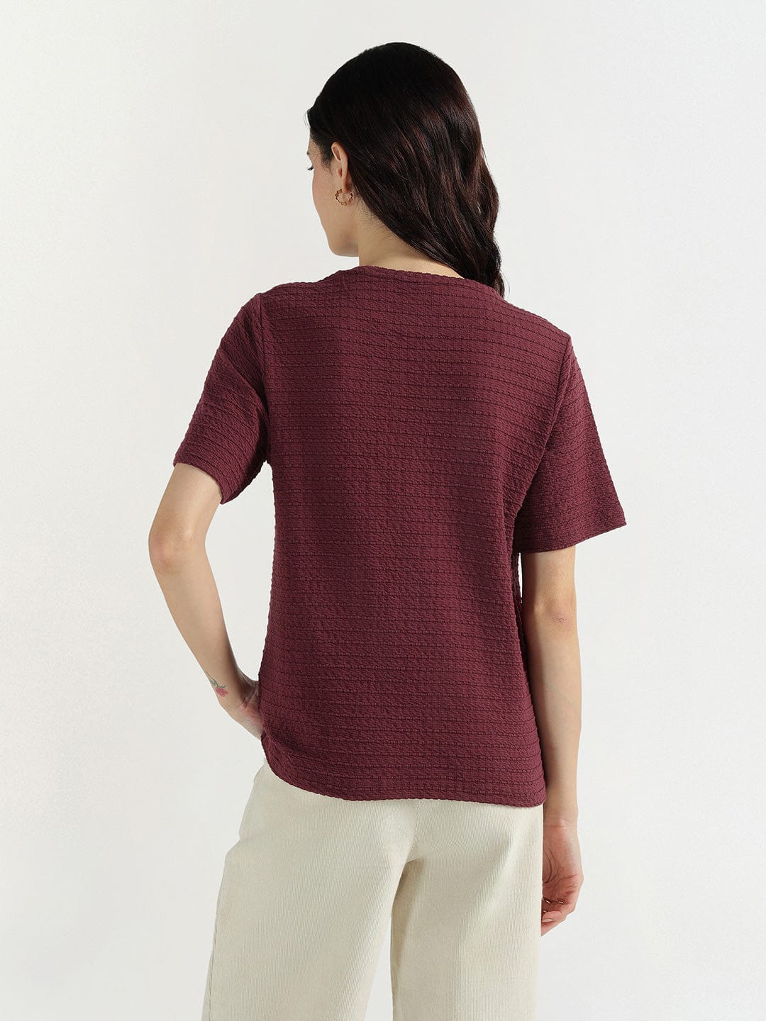 Elle Women Red Plain Crew Neck Tshirt