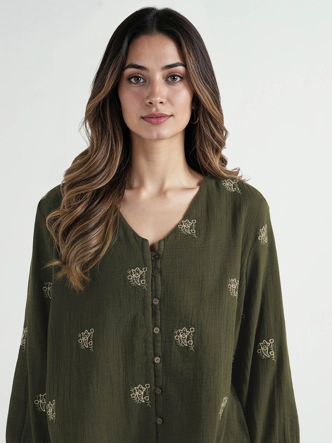 Elle Women Green Solid V Neck Top