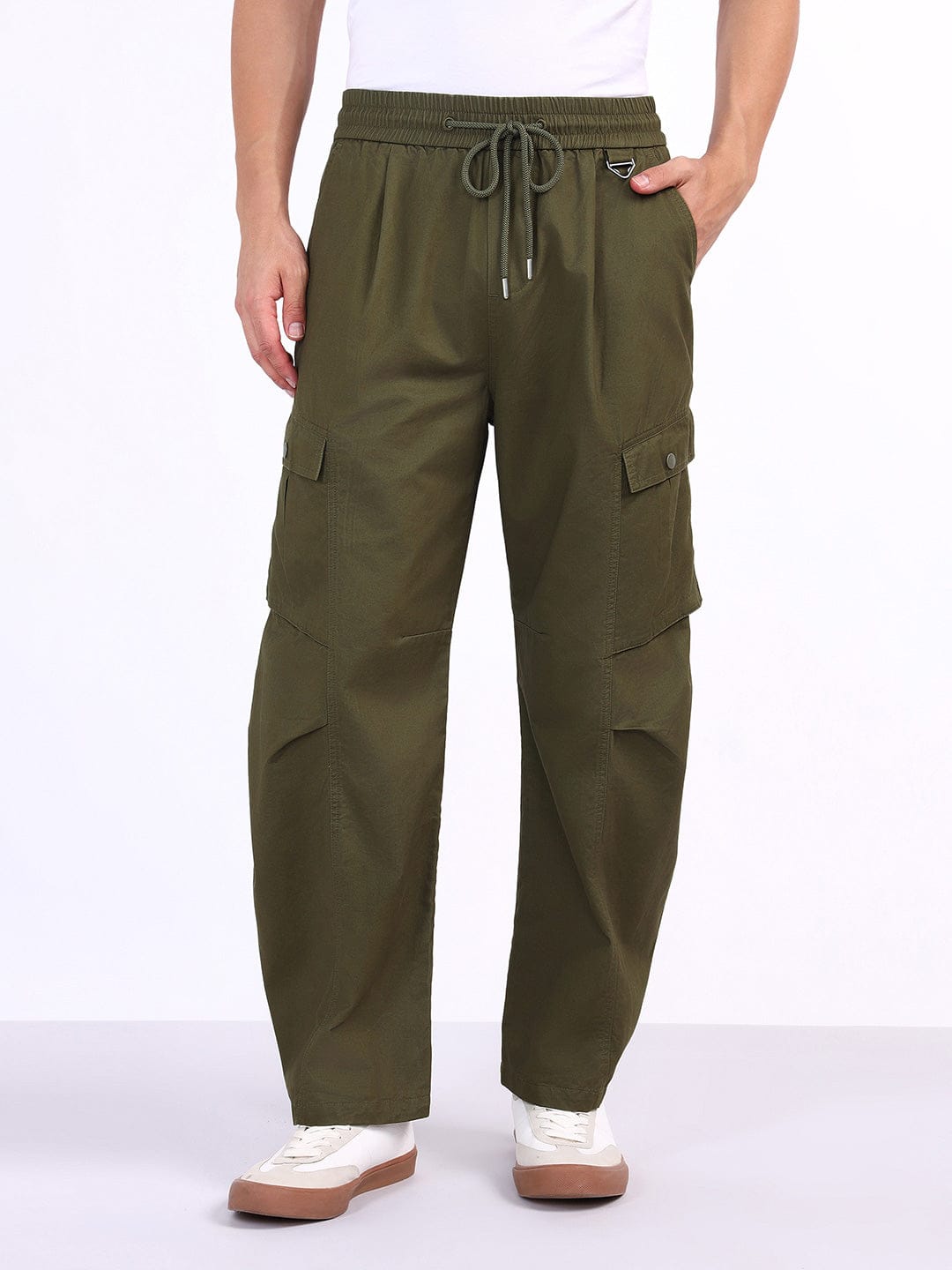Iconic Men Green Oversized Solid Trouser