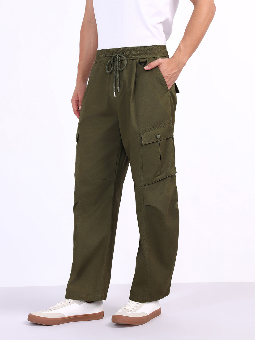 Iconic Men Green Oversized Solid Trouser