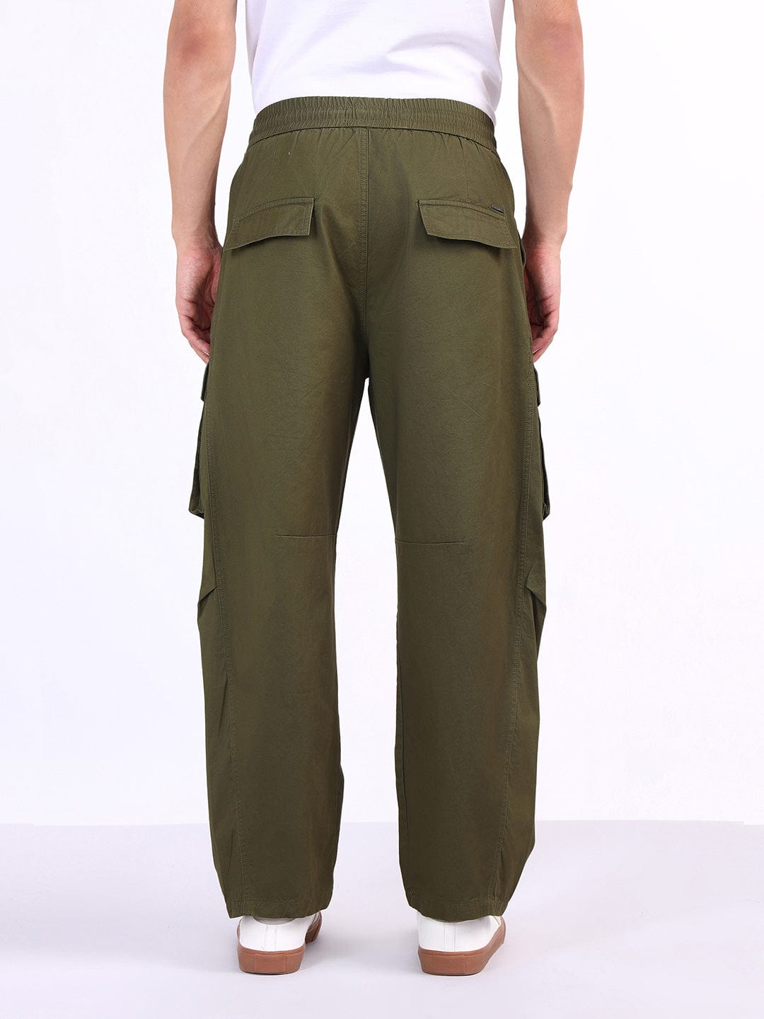 Iconic Men Green Oversized Solid Trouser
