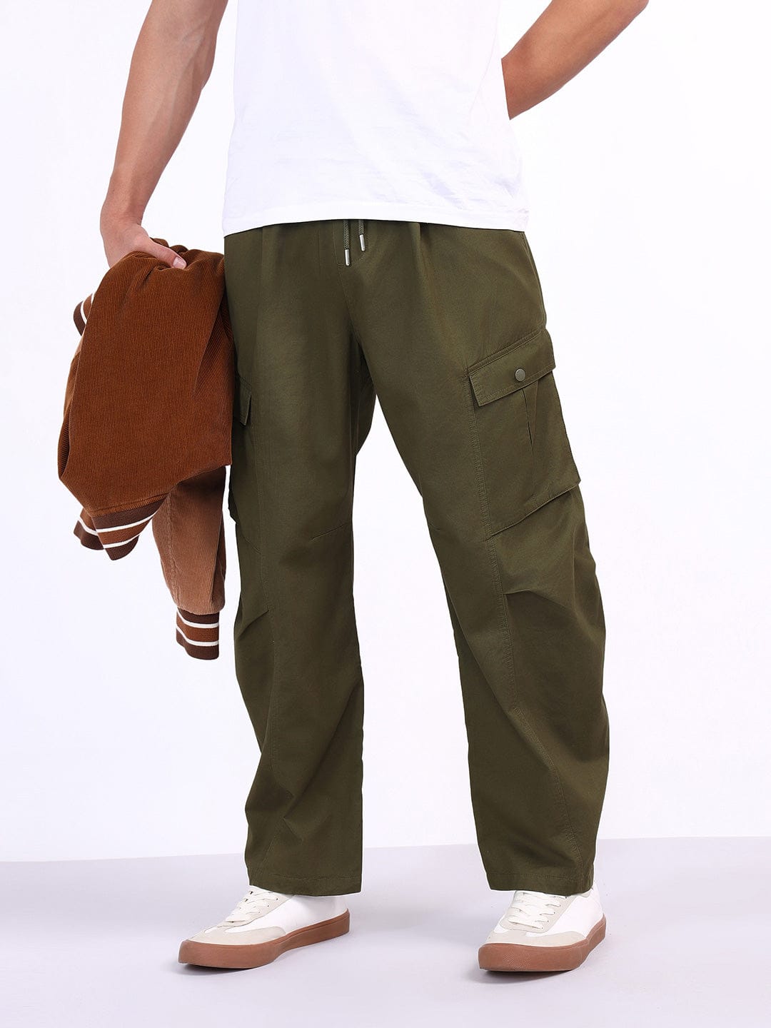 Iconic Men Green Oversized Solid Trouser