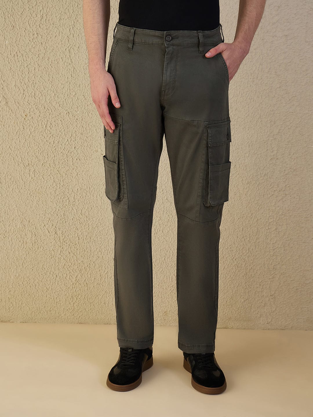 Iconic Men Olive Solid Cargo Pant
