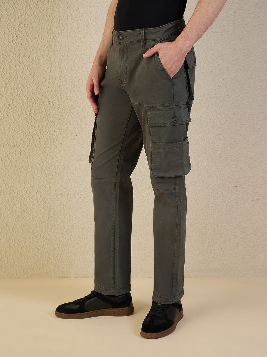 Iconic Men Olive Solid Cargo Pant