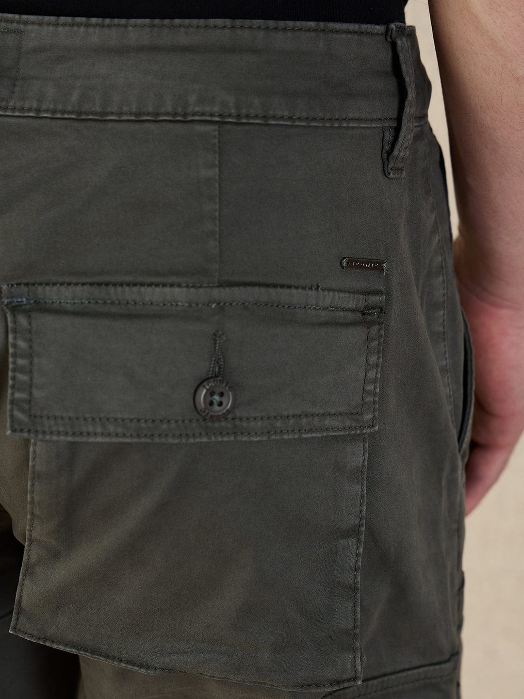 Iconic Men Olive Solid Cargo Pant