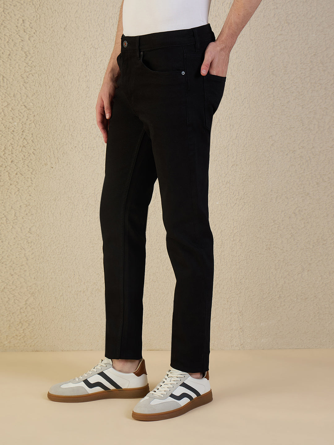 Iconic Men Black Solid Slim Fit Jeans